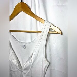 GAP BUTTON TANK